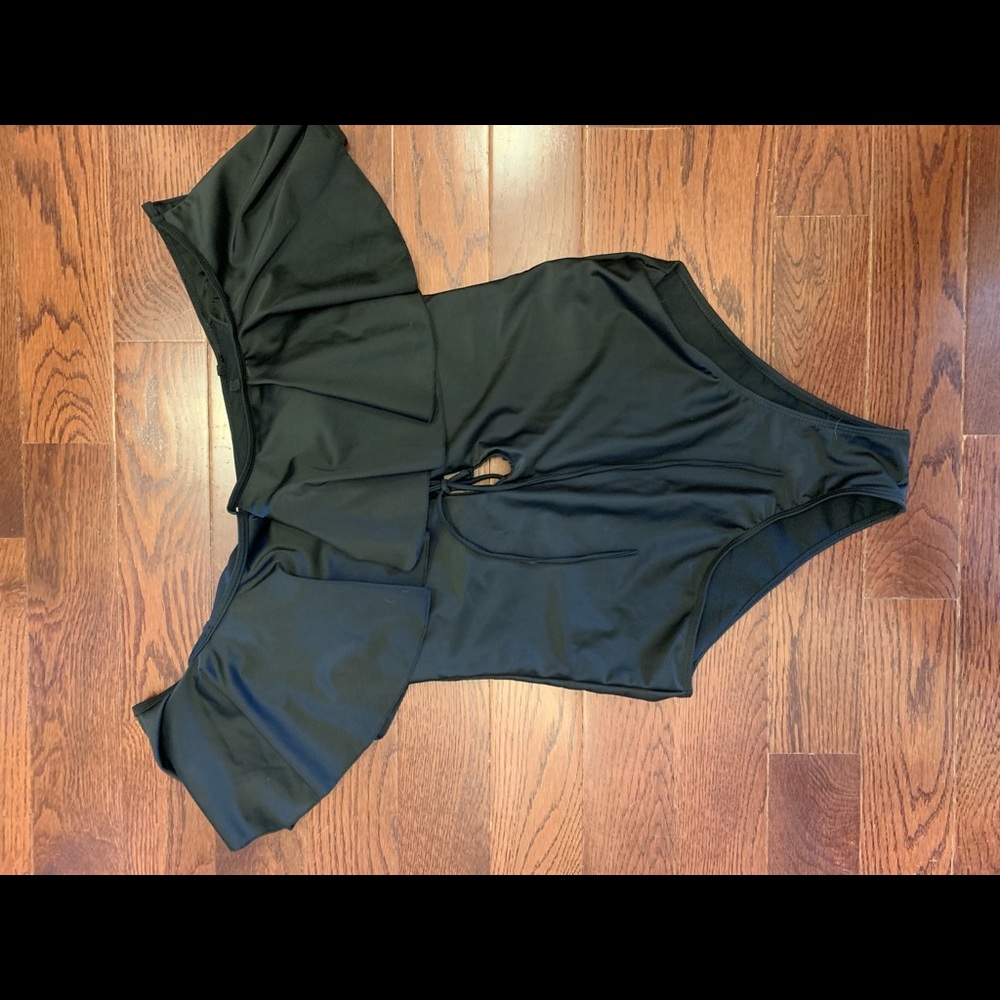 One piece swim suit